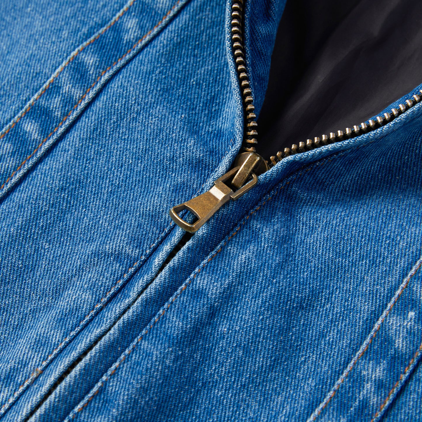 Men's Classic Multi-Pocket Denim Jacket