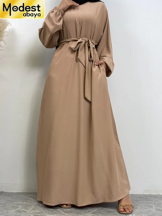 Elegant Abaya Dress with Pockets - Regular Fit Robe