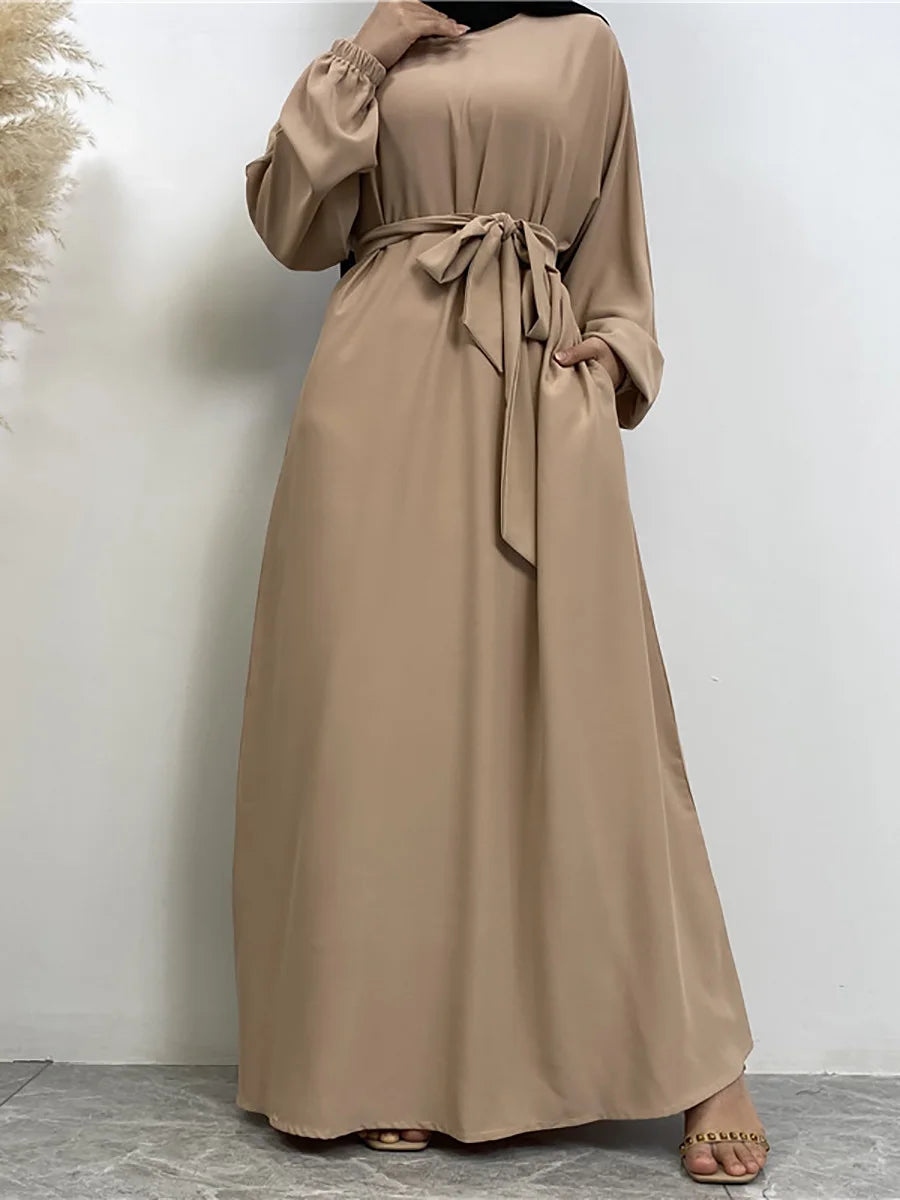Elegant Abaya Dress with Pockets - Regular Fit Robe