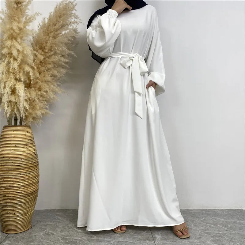 Elegant Abaya Dress with Pockets - Regular Fit Robe