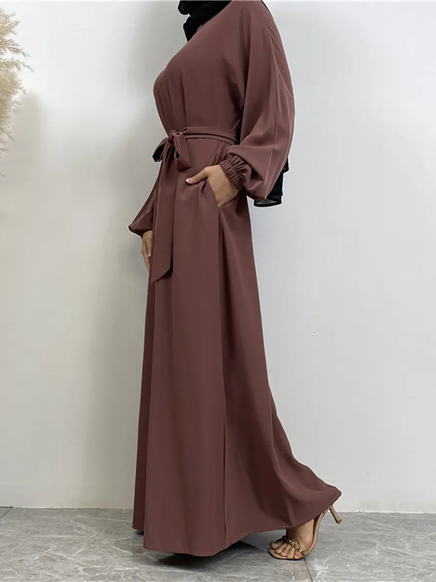 Elegant Abaya Dress with Pockets - Regular Fit Robe