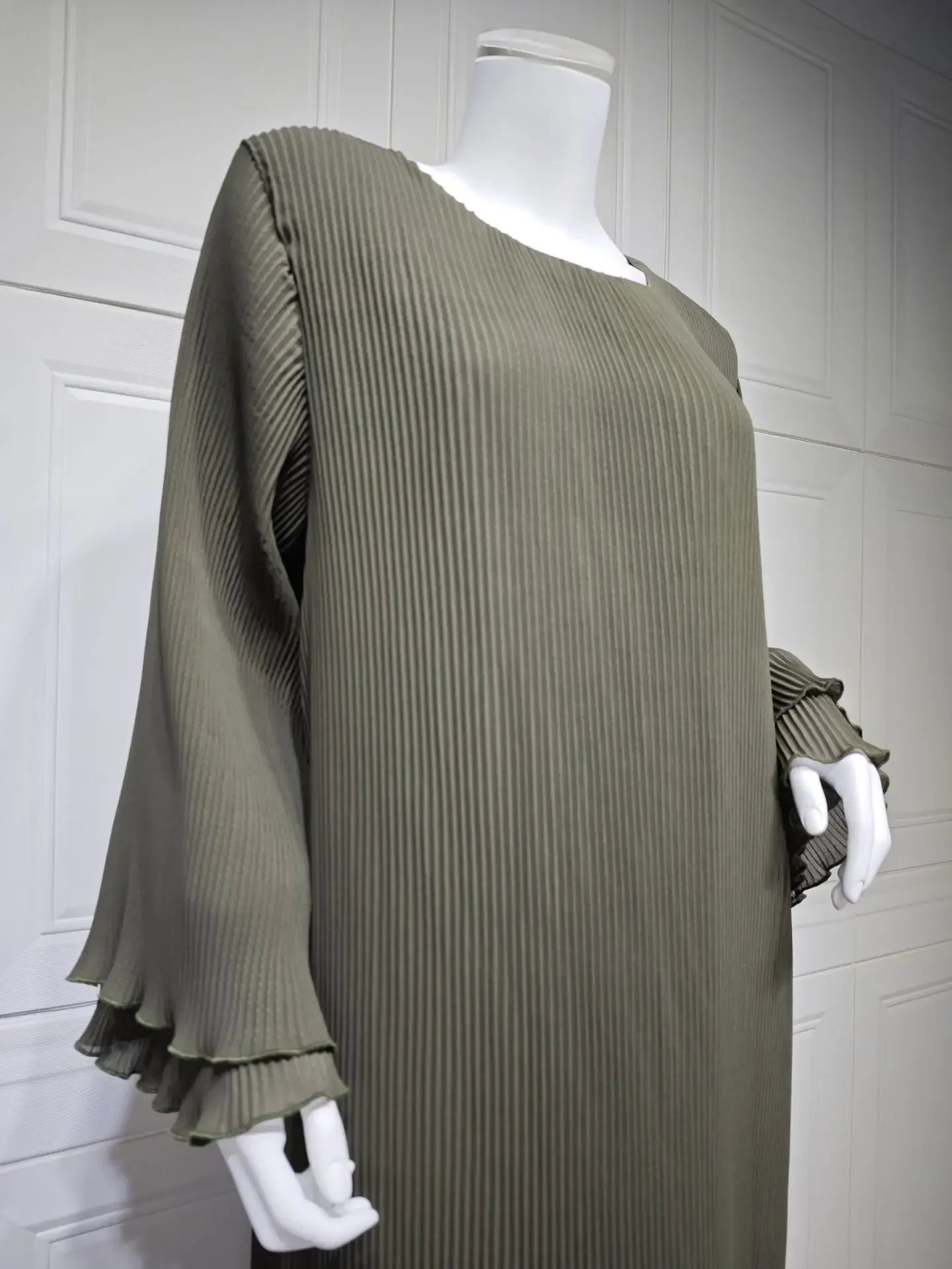 Pleated Flare Sleeve Abaya - Elegant Party Dress