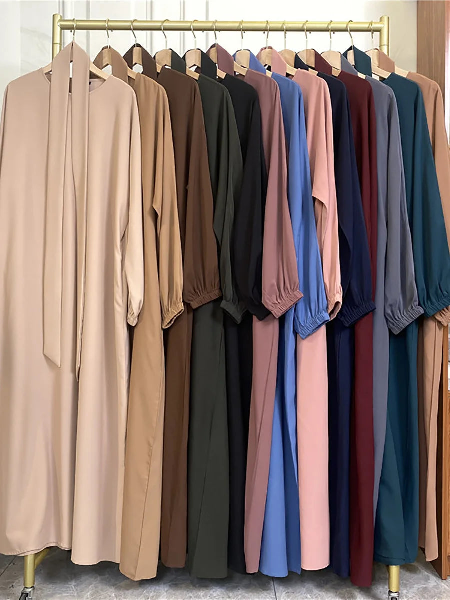 Elegant Abaya Dress with Pockets - Regular Fit Robe