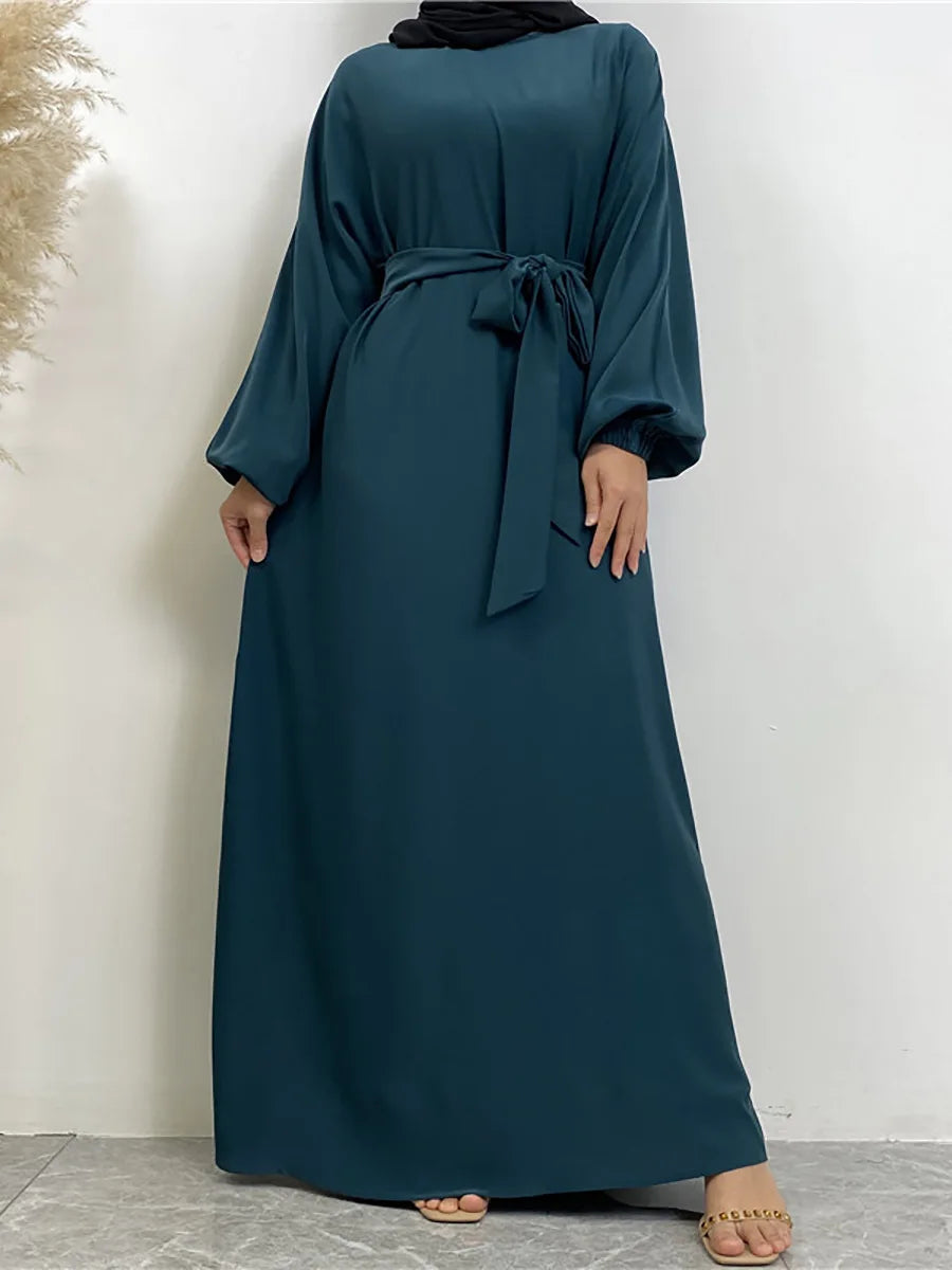 Elegant Abaya Dress with Pockets - Regular Fit Robe