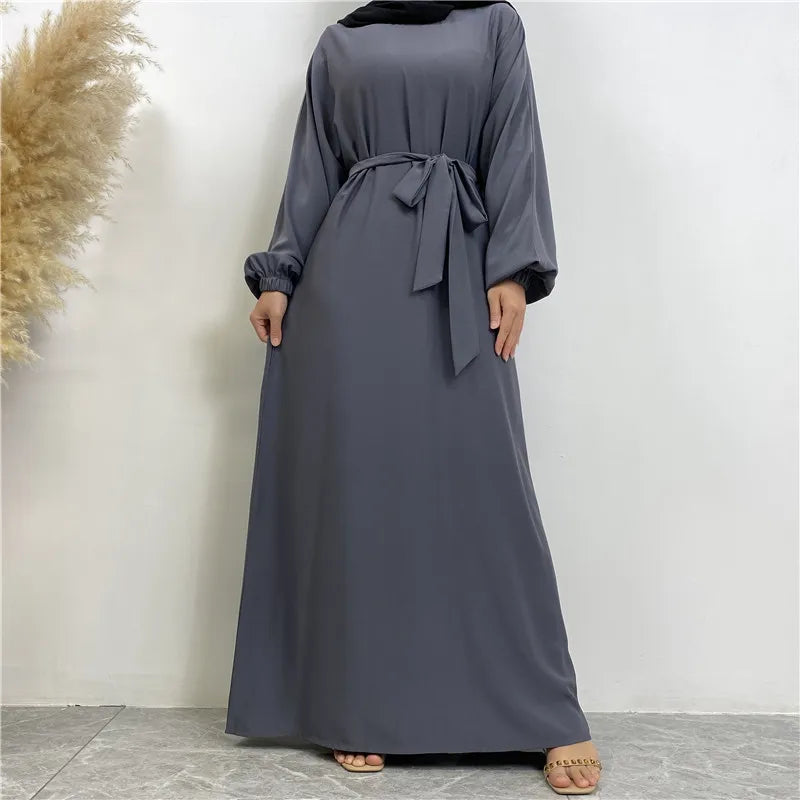 Elegant Abaya Dress with Pockets - Regular Fit Robe